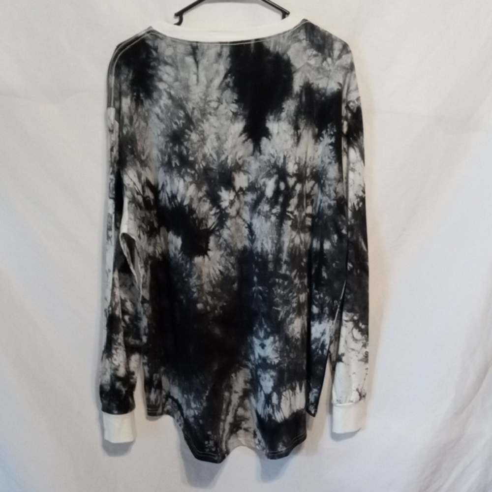Tie-Dye Long Sleeve Top - Picture 5 of 5